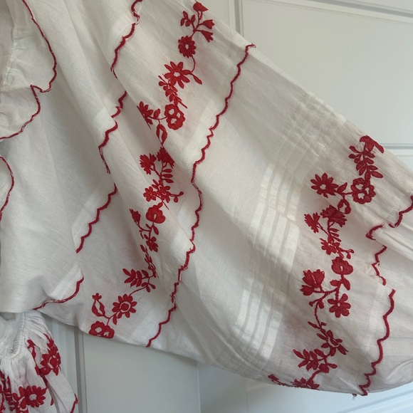 FARM Rio White Blouse with Red Floral Embroidery New With Tags Medium - Picture 5 of 10